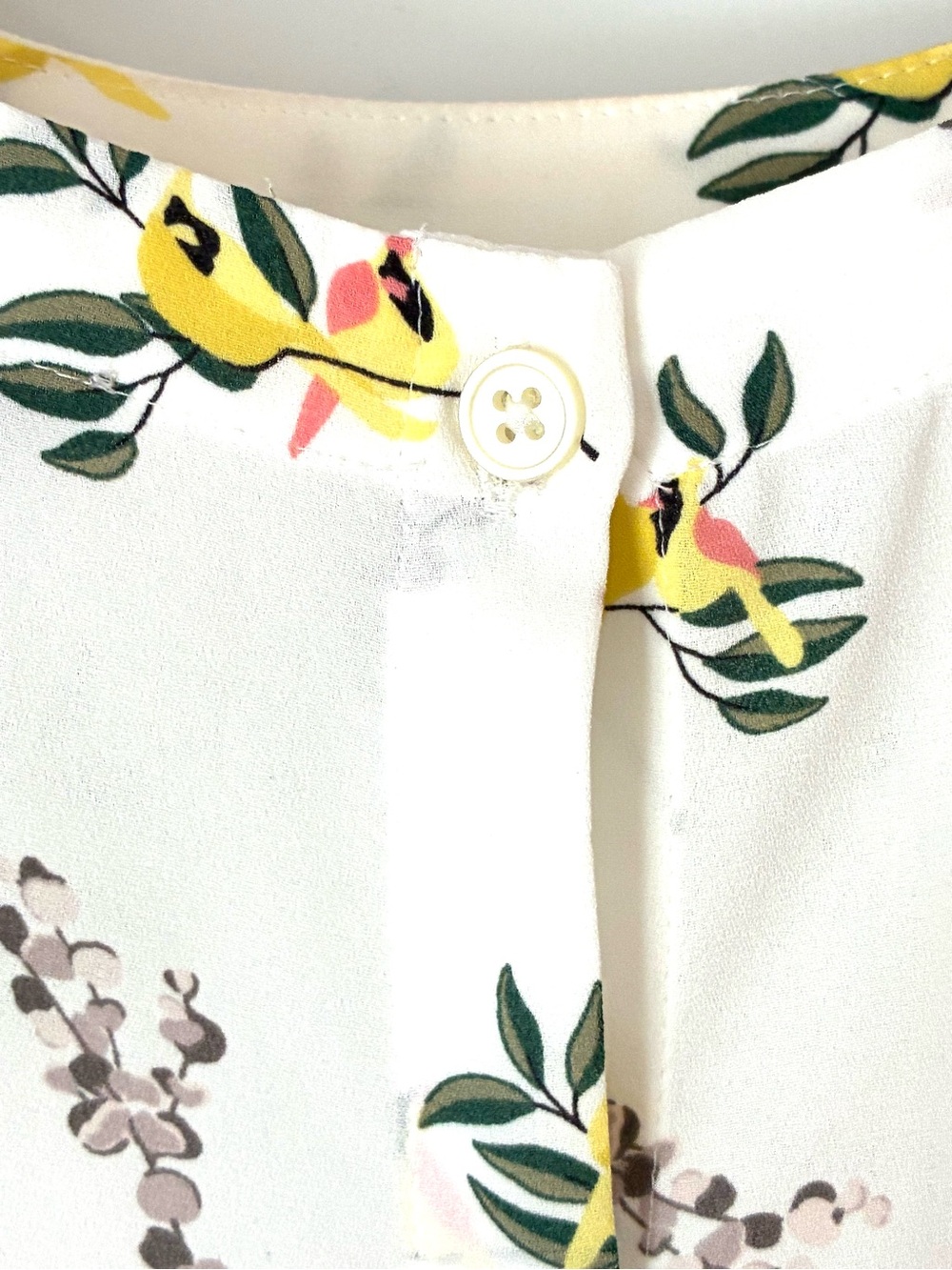Like New! Loft Women's White Floral Short Puff Sleeve Blouse - Picture 7 of 8
